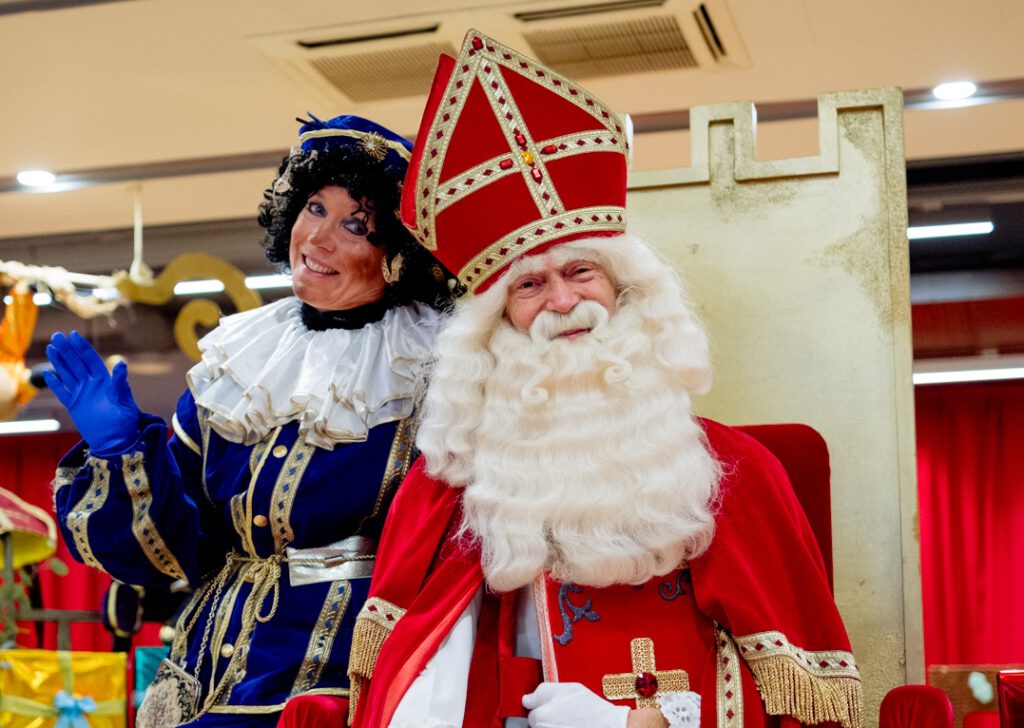 Sinterklaas en piet in Amstelveens Selfiehuis